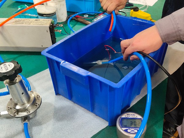 嘉興一家自動(dòng)化設(shè)備有限公司向我司訂購微壓背壓閥